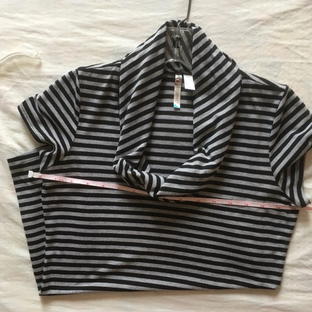 6 Degree Tops - Picture 4 of 4